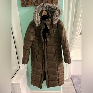 Eddie Bauer Women’s Lodge Down Duffle Coat Parka -M